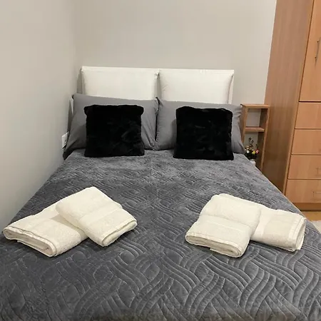 Apartment Nemeapolis 2 *